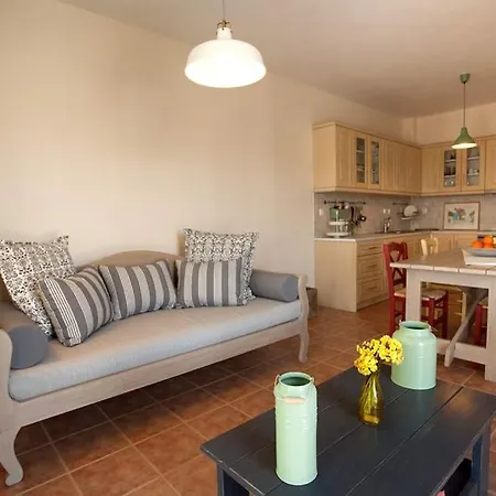 Sun Blooming In Tinos Island Feriehus *