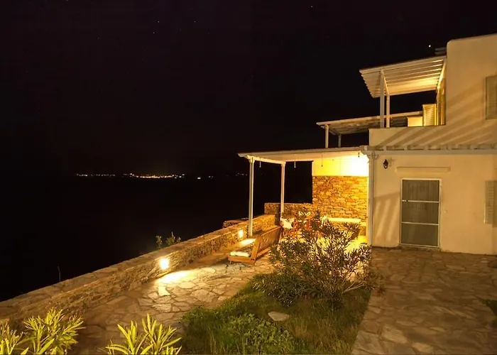 Nyaraló Sun Blooming In Tinos Island